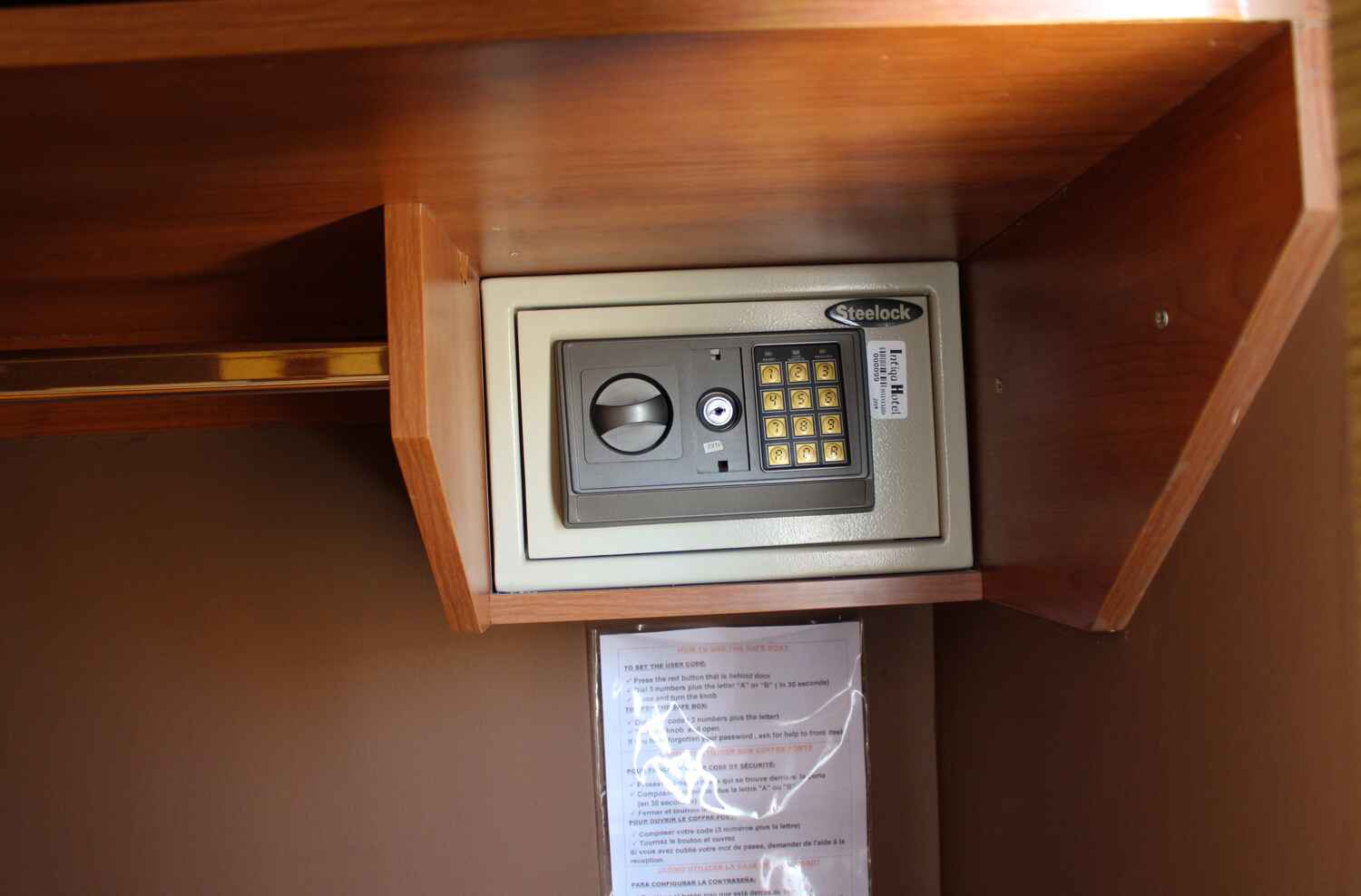 hotel-intiqa-puno-peru-habitacion-doble-caja-fuerte